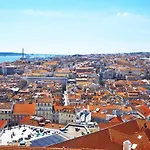 Charming For A Great In Апартаменты Лиссабон