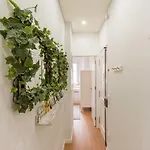 Апартаменты Charming For A Great In Лиссабон