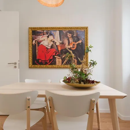 Appartamento Charming For A Great In Lisbona