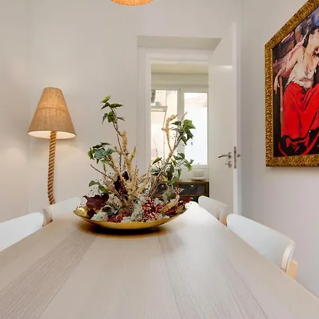 Appartamento Charming For A Great In Lisbona
